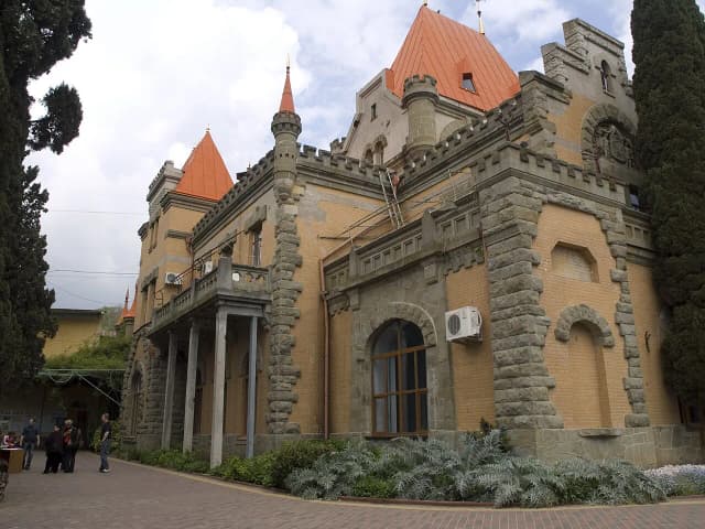 Дворец княгини Гагариной — Алушта, главное фото