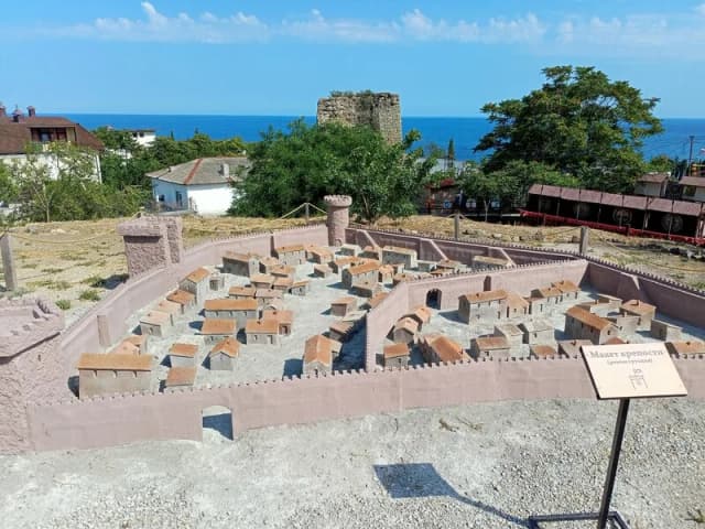 Крепость Алустон — окрестности