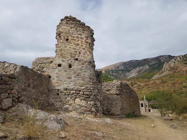 Крепость Фуна — окрестности