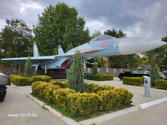 Сквер военной техники