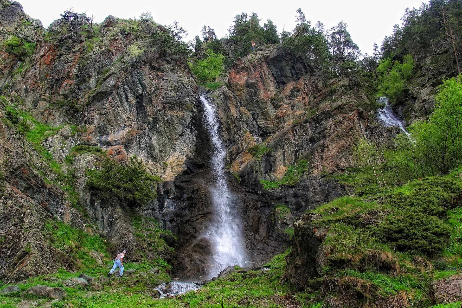 Баритовый водопад