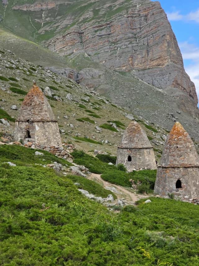 Верхняя Балкария (Город мертвых) — фото изнутри
