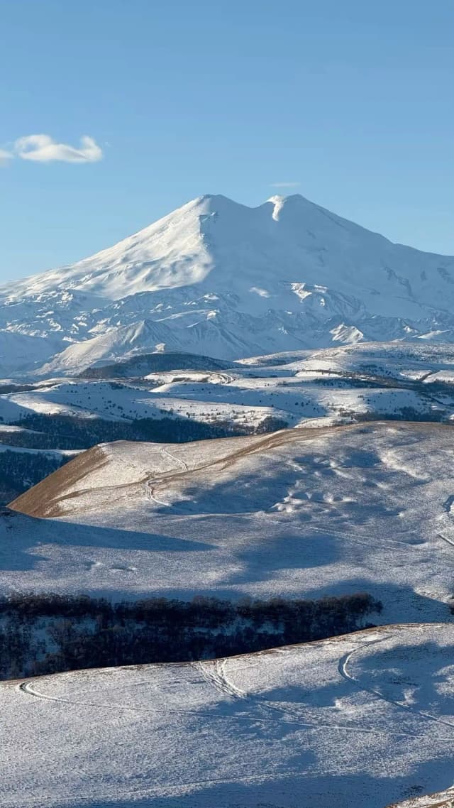 Гора Эльбрус — панорама