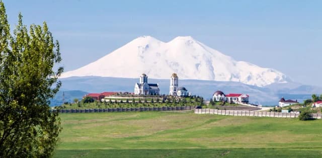 Свято-Георгиевский женский монастырь — панорама