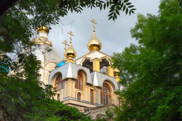 Храм Святого Пантелеймона в Ессентуках — окрестности