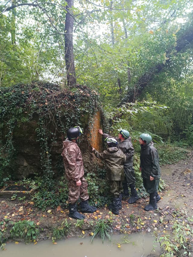 Джигит камень