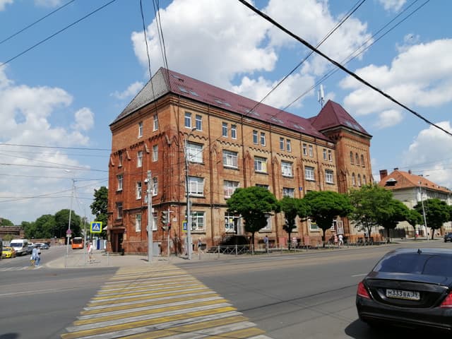Кирасирские казармы