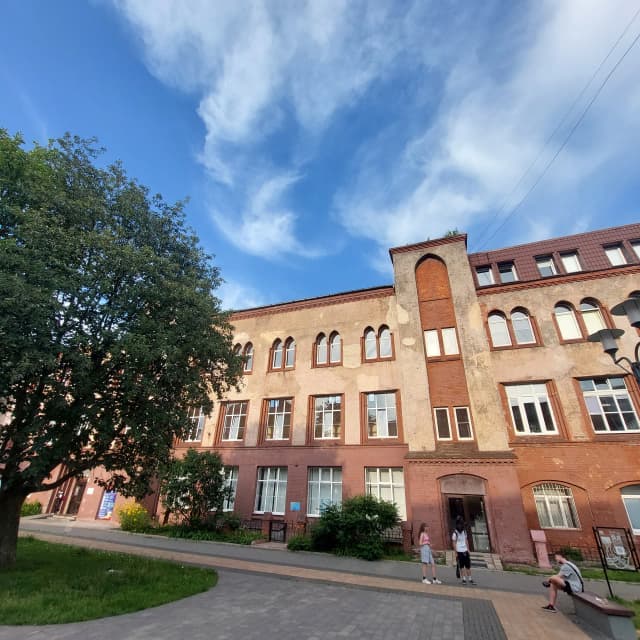 Палестра Альбертина