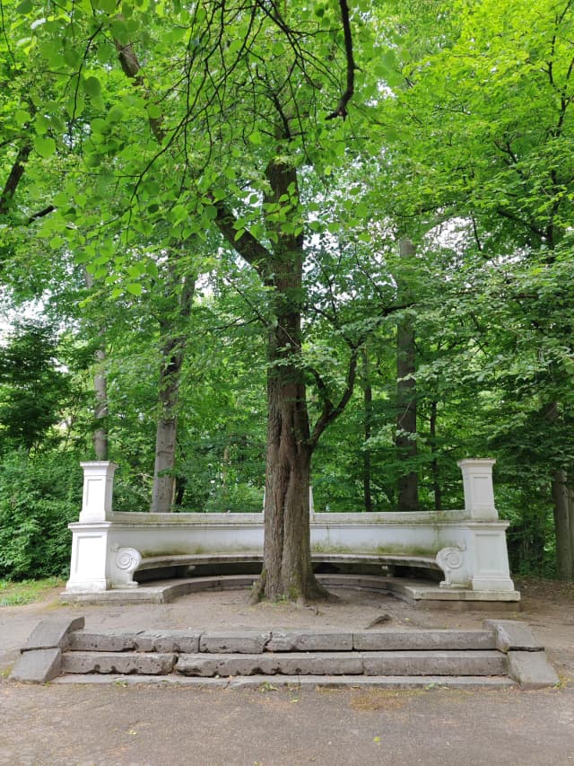 Пергола, посвященная королеве Луизе
