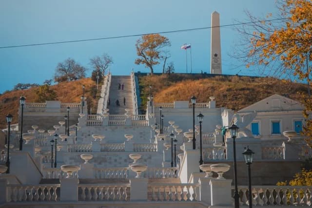 Гора Митридат и Большая Митридатская лестница — панорама