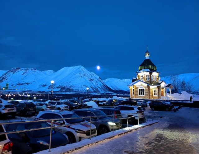 Храм праведного Лазаря