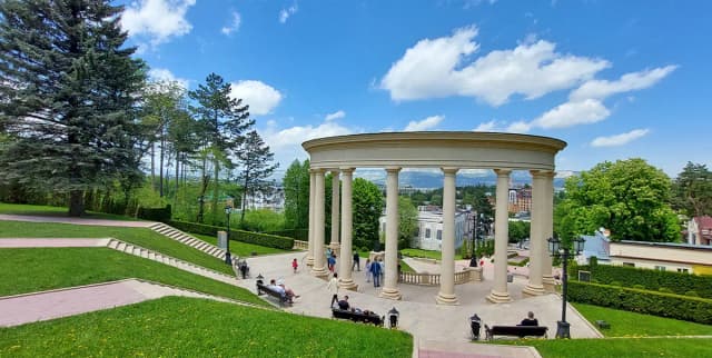 Каскадная лестница — панорама