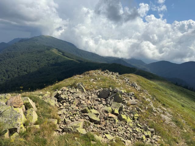 Гора Семиглавая 1453 метра