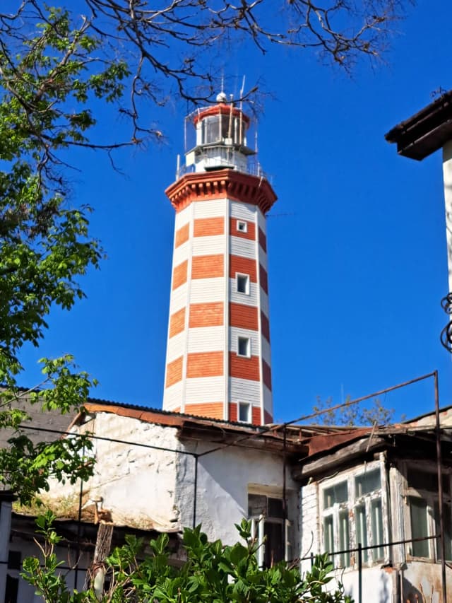Порт-Петровский маяк