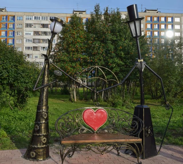 Скамейка влюблённых
