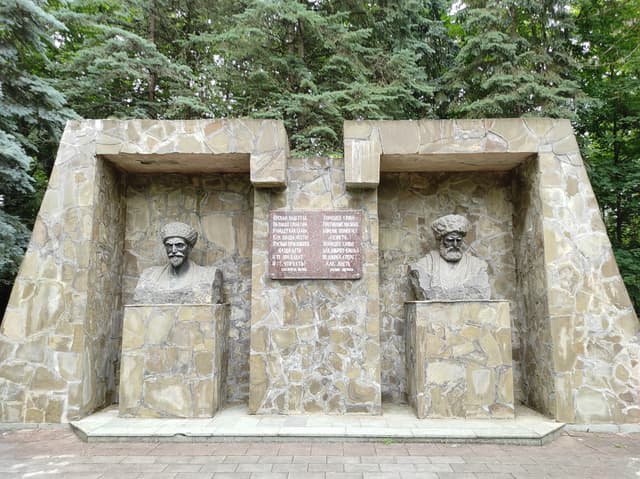Бекмурза Пачев и Кязим Мечиев