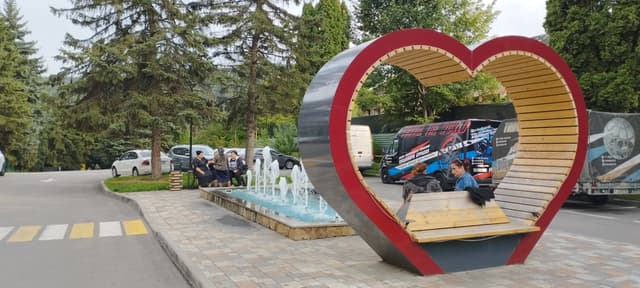 Скамейка сердце