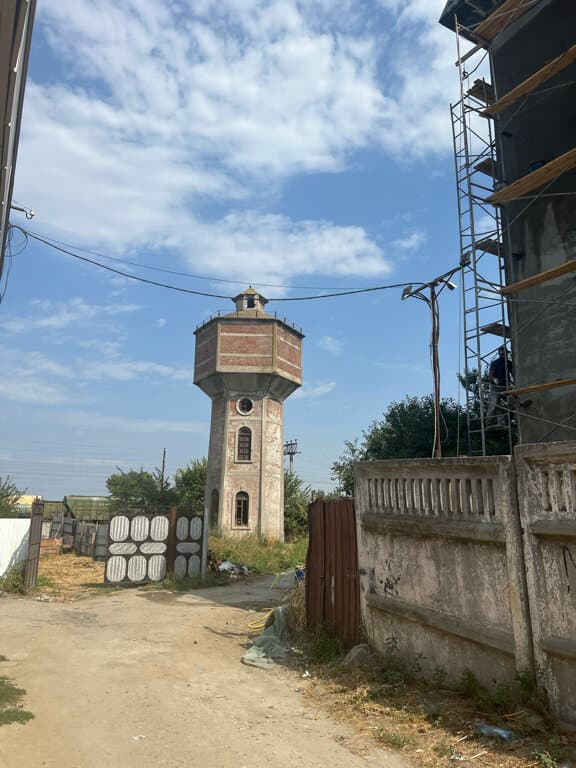 Здание водонапорной башни дореволюционной постройки