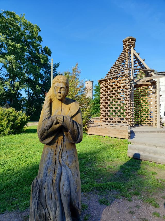 Выставка деревянных скульптур