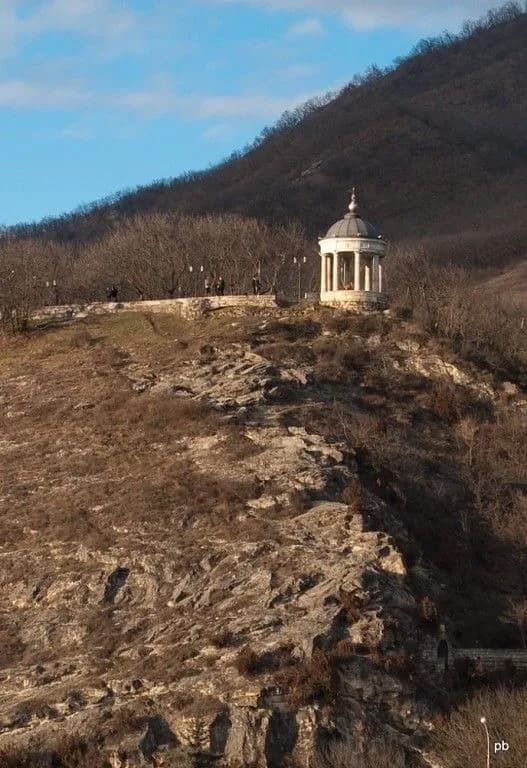 Беседка «Эолова арфа» — окрестности