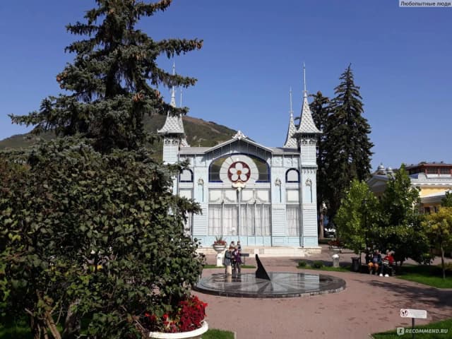 Лермонтовская галерея — панорама