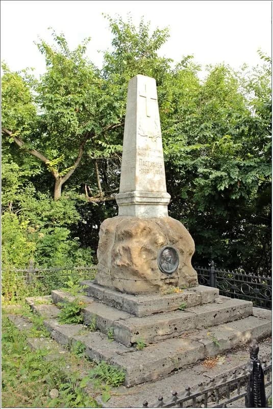 Памятник А. В. Пастухову — панорама