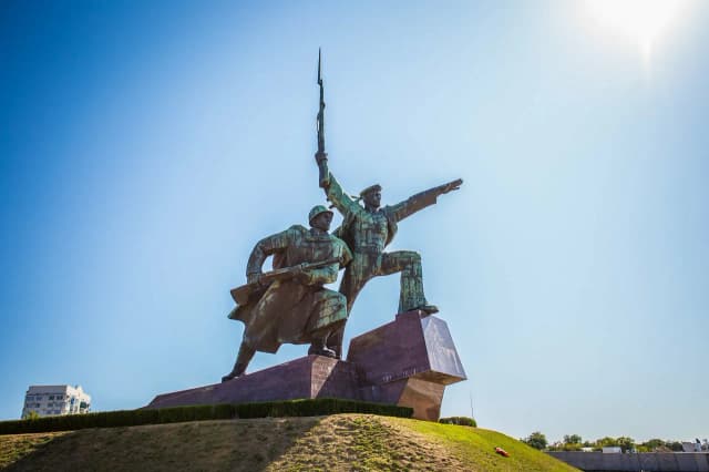 Памятник Матросу и Солдату — Севастополь, главное фото