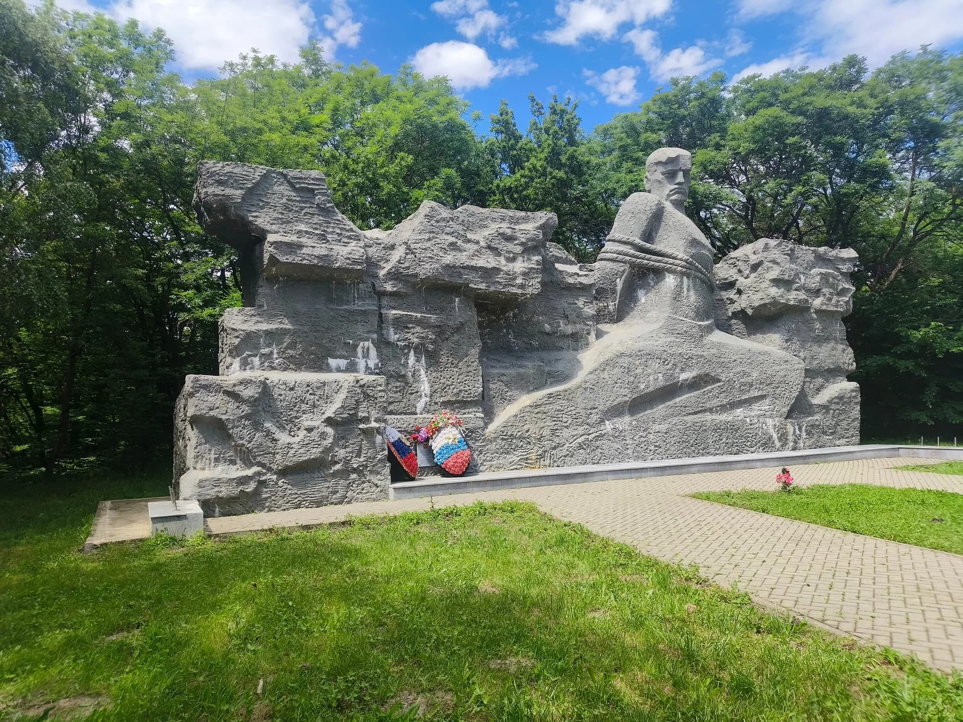 Мемориальный комплекс Холодный родник