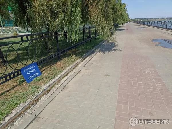 Чеховская набережная