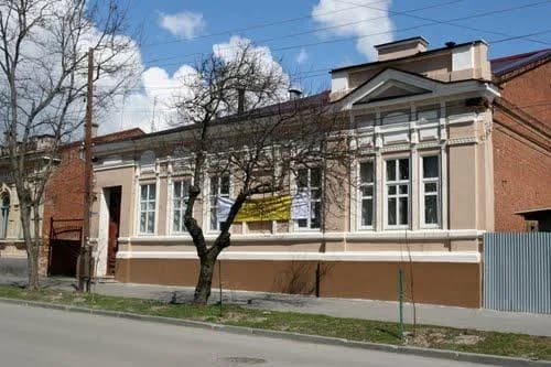 Дом Чернояровой