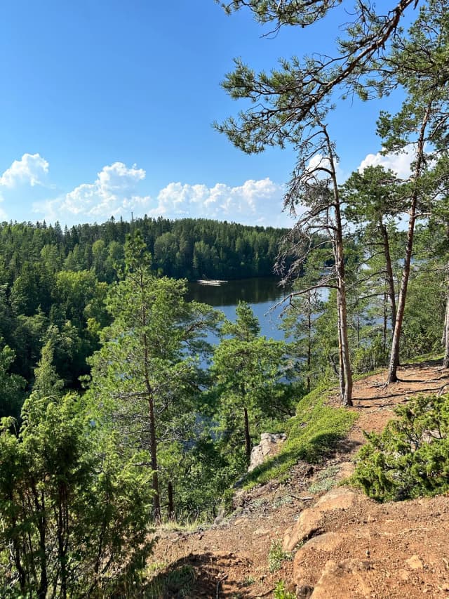 Гора Красная