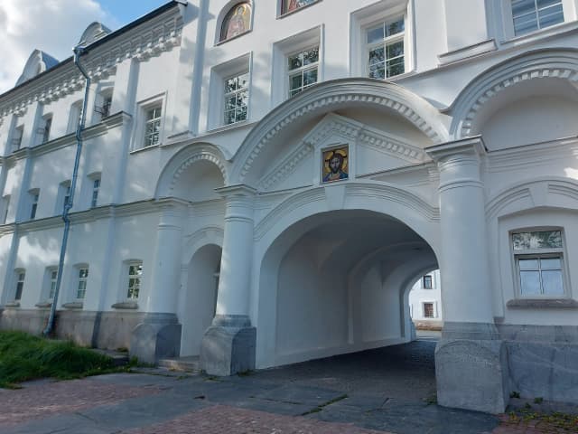 Исторические Святые врата