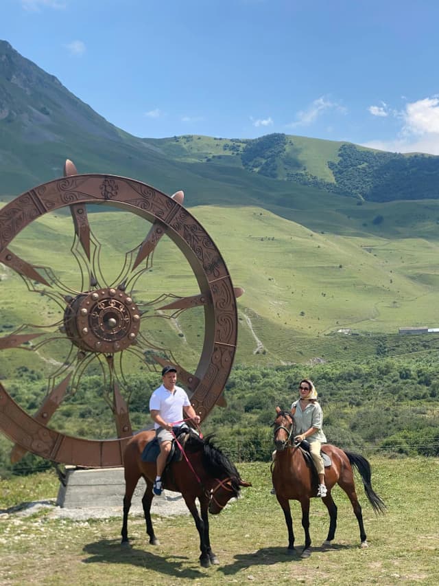 Конные прогулки — панорама