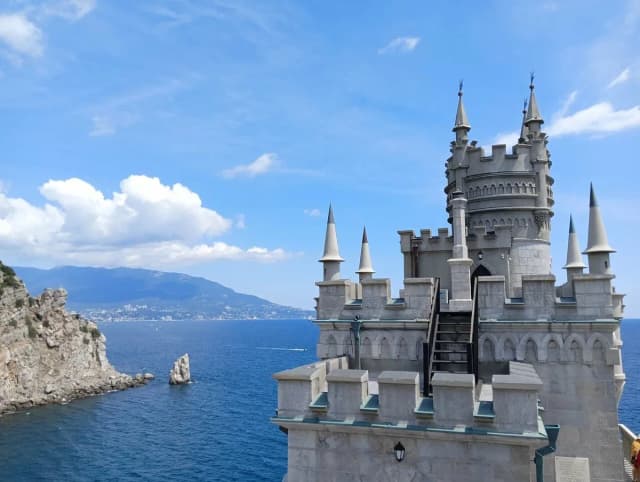 Ласточкино гнездо — панорама