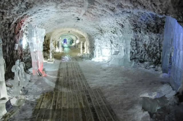 Грот вечной мерзлоты в Железноводске — фото изнутри