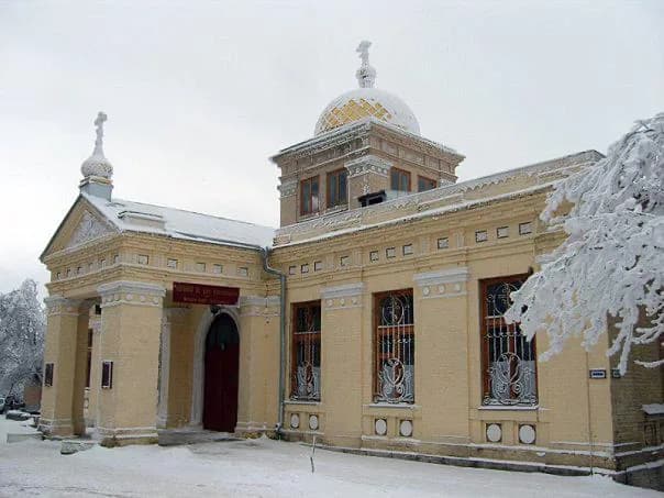 Храм Покрова Пресвятой Богородицы в Железноводске — окрестности