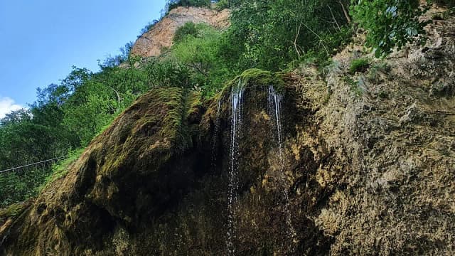 Чегем — ущелье и водопад
