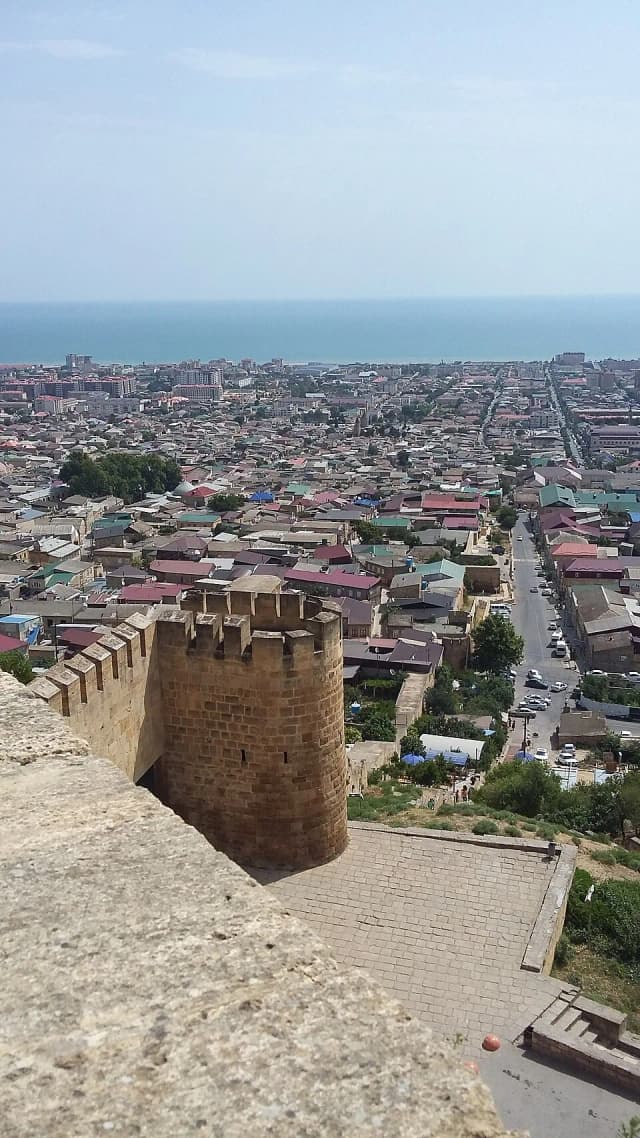 Дербент — вид с крепости на город