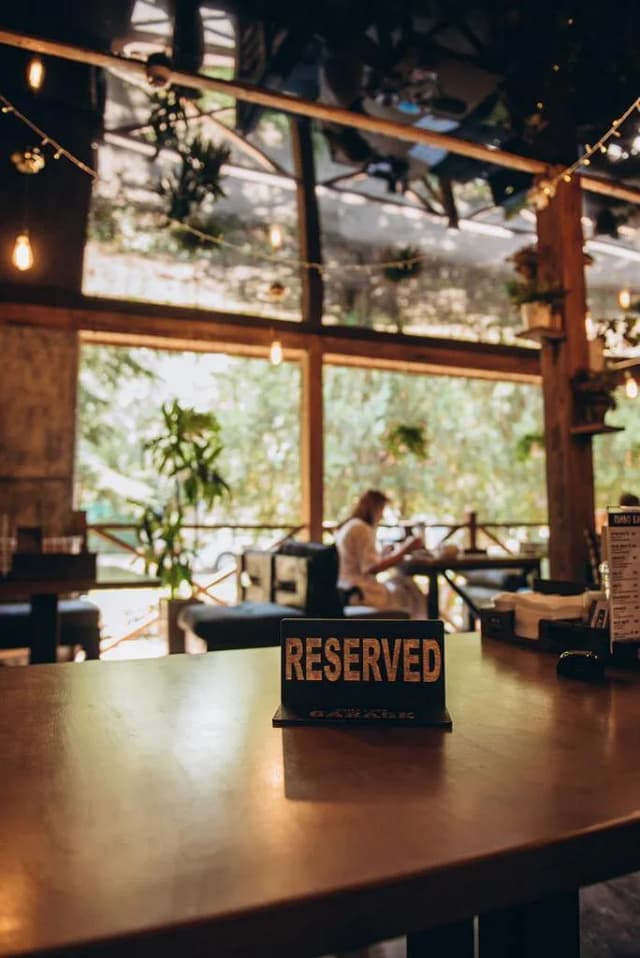 Garage Bar&Grill