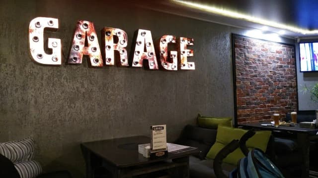 Garage Bar&Grill