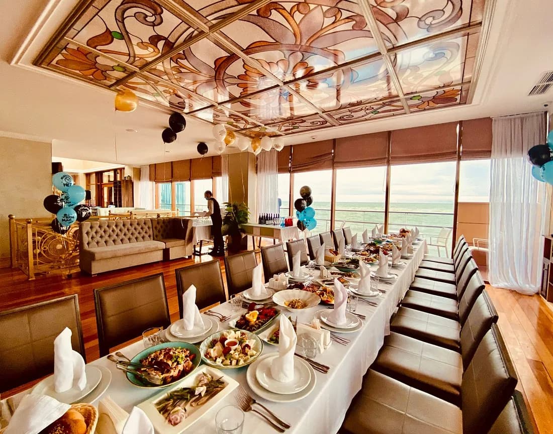 Oblaka Restaurant