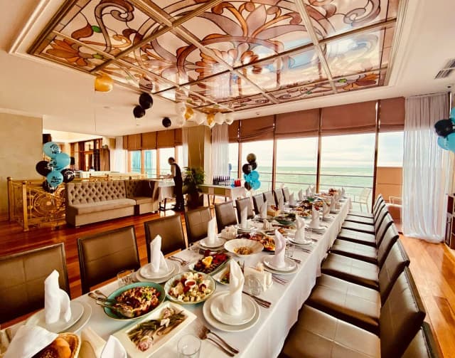 Oblaka Restaurant