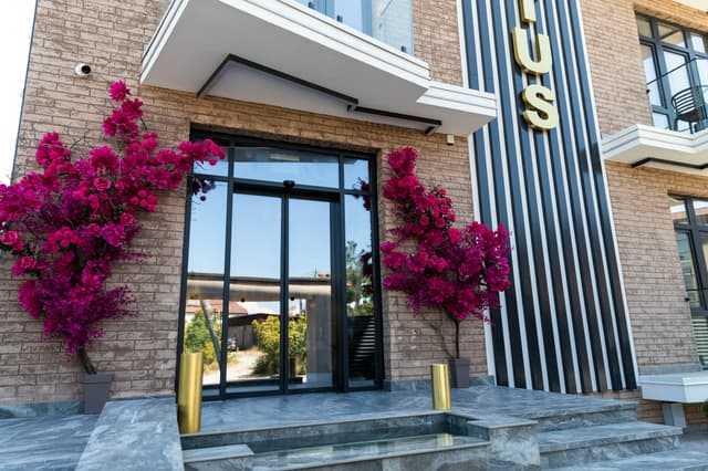 Golden Bistro