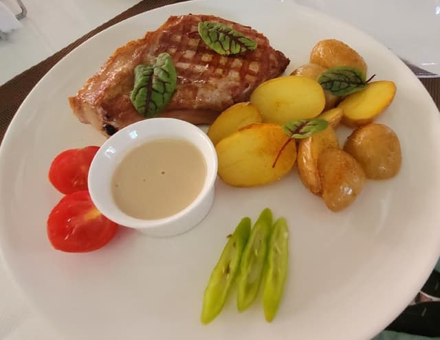 Lexx Restaurant
