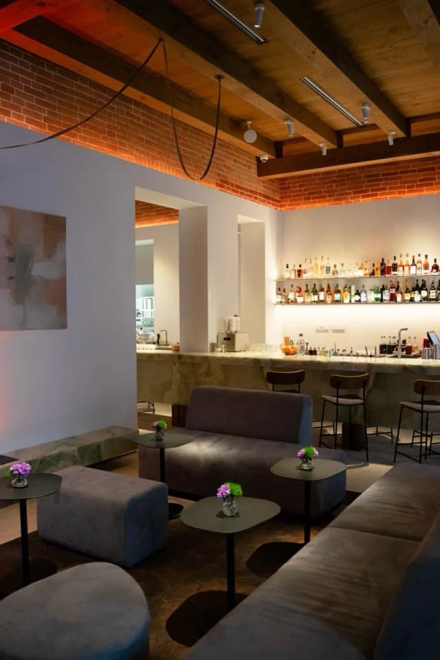Ave Bistro
