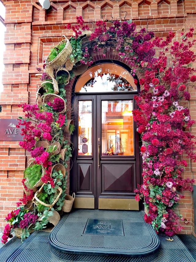 Ave Bistro