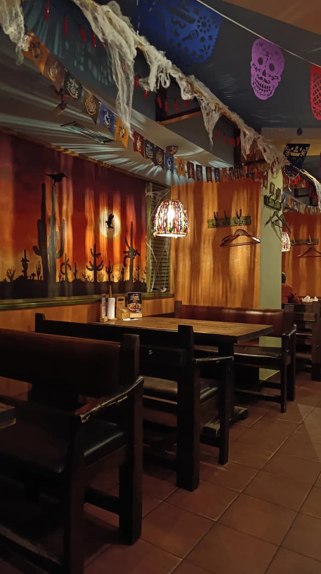 Amigos Bar&Grill