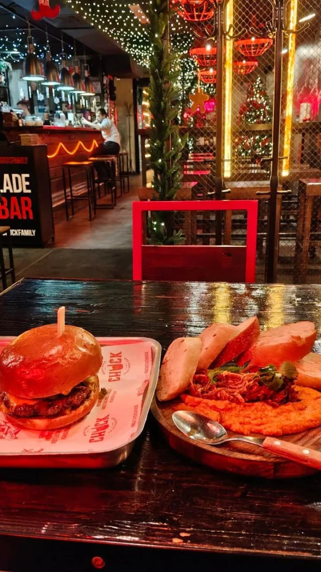 Top Blade BBQ Bar