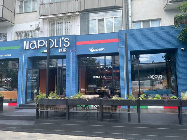 Napoli’s by jr