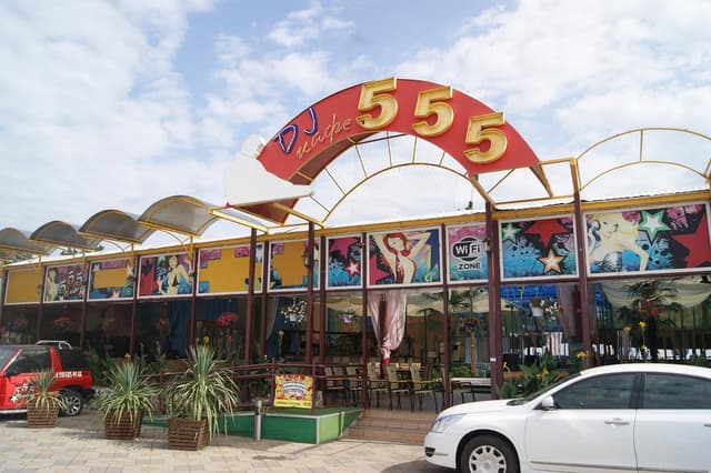 555